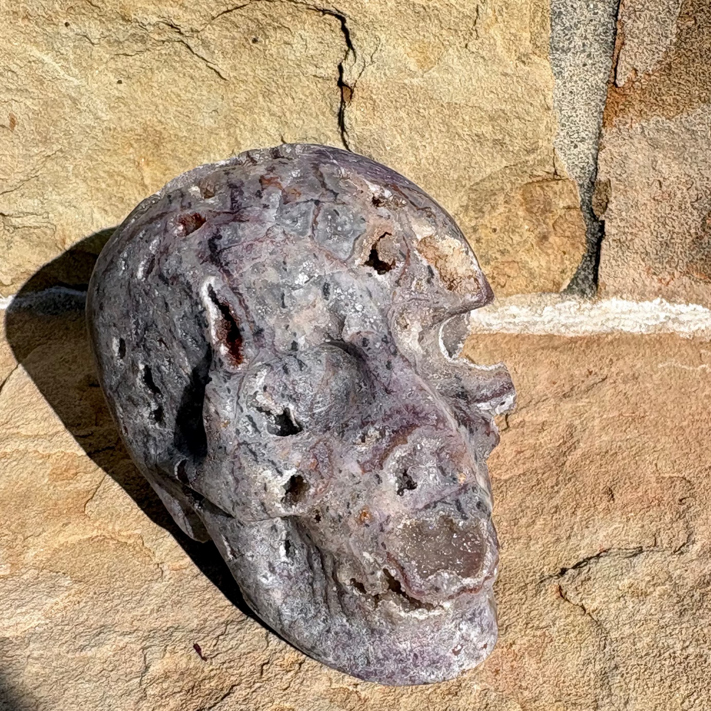 Chalcedony Agate Druzy Skull – Quiet Focus • Inner Balance • Soft Power