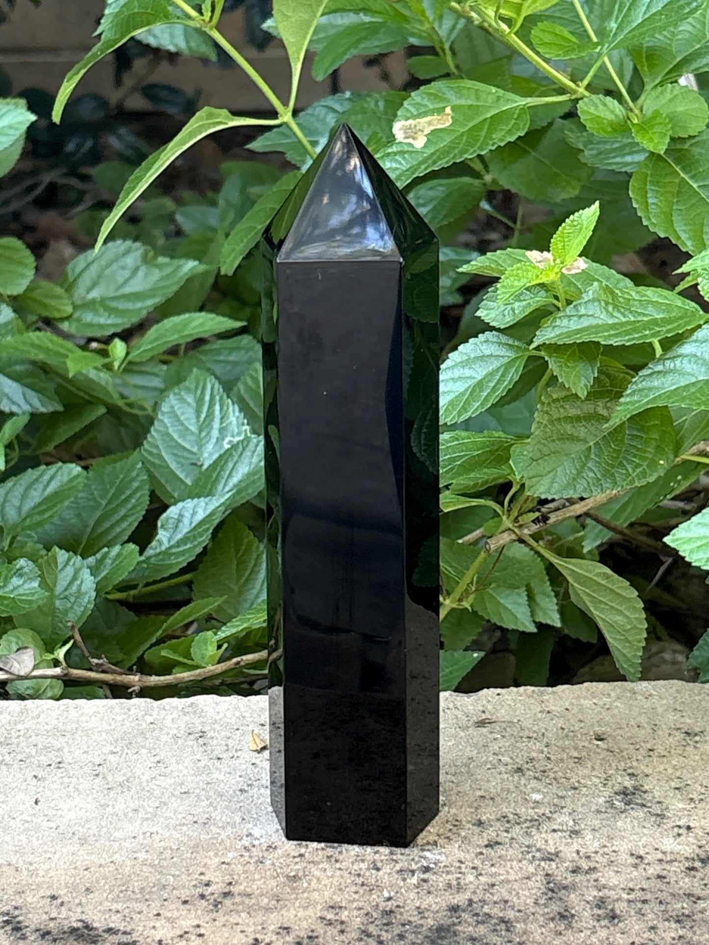 Black Obsidian Tower 1.1 lbs. – Protection • Cord Cutting • Grounded Strength