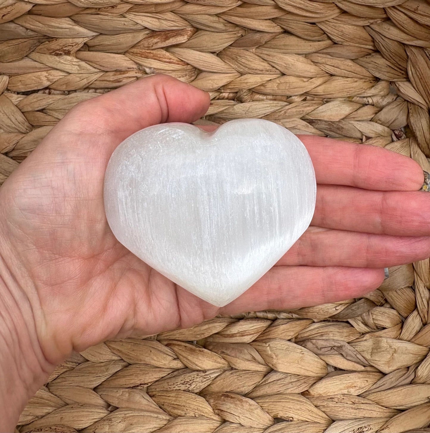 💎 Selenite Crystal Hearts – Cleansing, Calm & Lunar Light | Choose Your Size