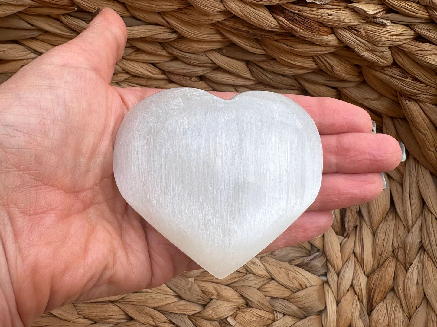 💎 Selenite Crystal Hearts – Cleansing, Calm & Lunar Light | Choose Your Size