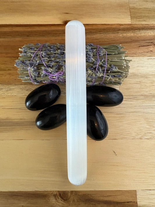 🛸 Alien Defense Crystal Kit – Protection, Cleansing & Cosmic Boundary Control