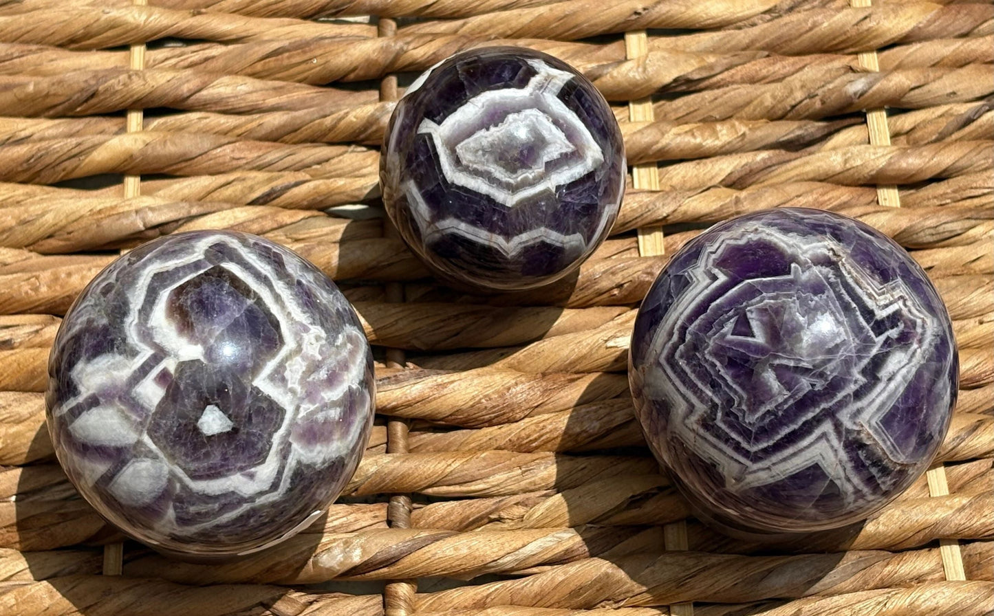 💜 Dream Amethyst Crystal Sphere – Intuition, Calm & Cosmic Wisdom