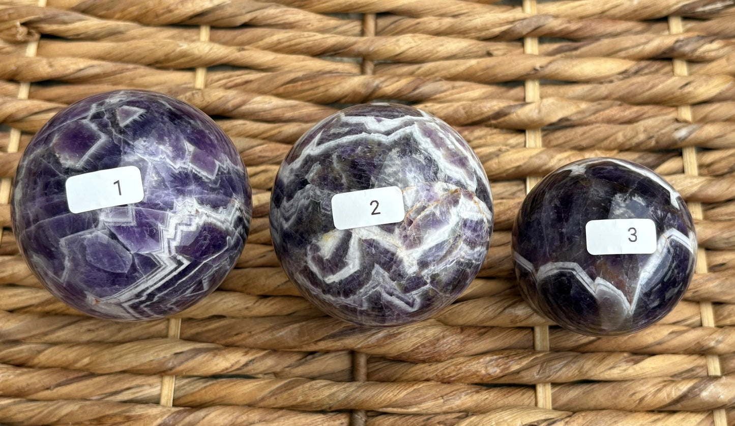 💜 Dream Amethyst Crystal Sphere – Intuition, Calm & Cosmic Wisdom