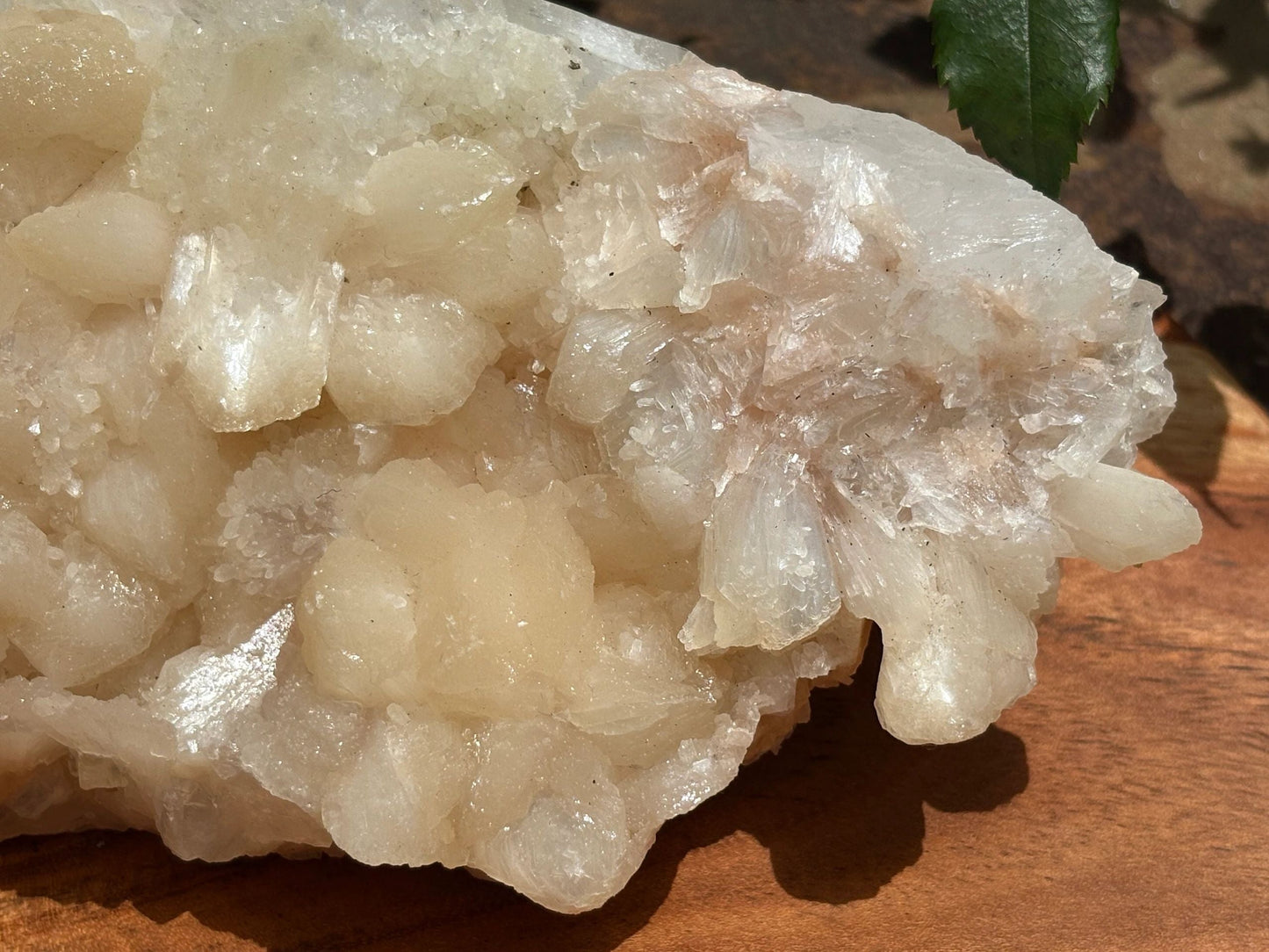 🤍 Raw Stilbite Cluster – Inner Peace, Intuition & Heart-Centered Healing