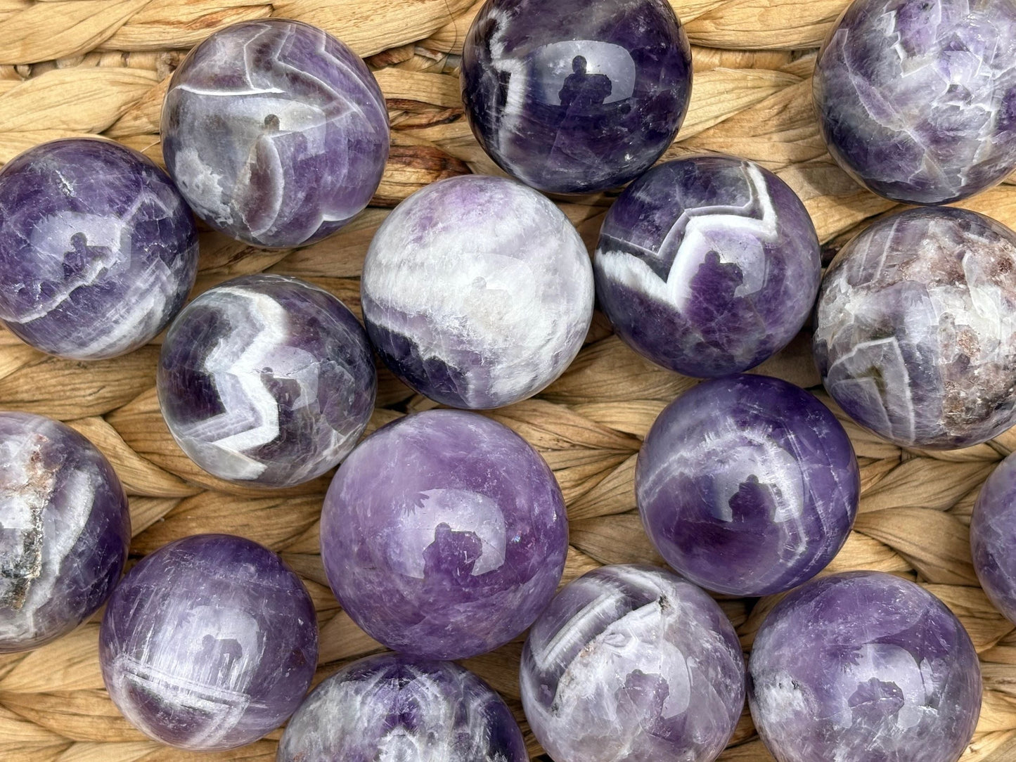 💜 Chevron Dream Amethyst Spheres – Intuition, Calm & Cosmic Alignment