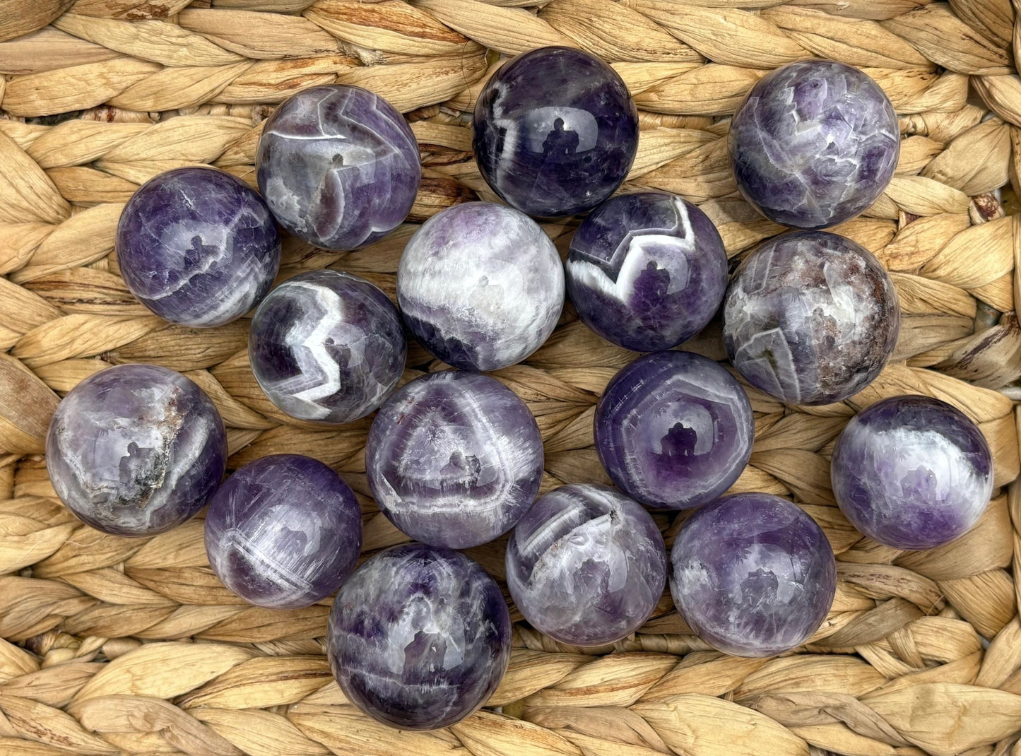 💜 Chevron Dream Amethyst Spheres – Intuition, Calm & Cosmic Alignment