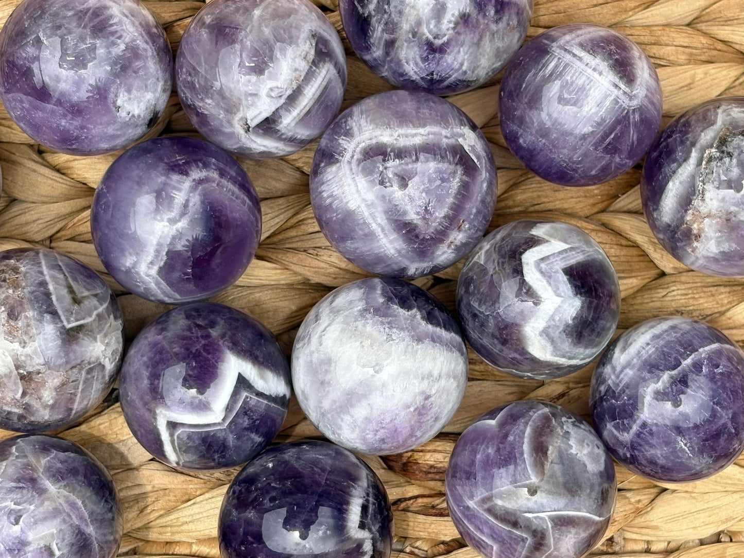💜 Chevron Dream Amethyst Spheres – Intuition, Calm & Cosmic Alignment