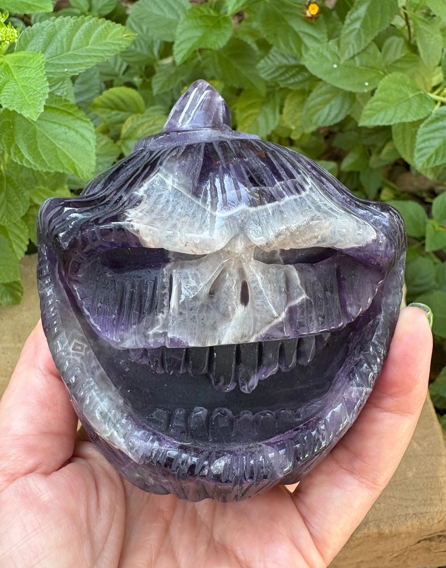 🎃 Chevron Amethyst Jack-o’-Lantern – Intuition, Protection & Spiritual Glow | Carved Pumpkin Head Crystal Wisdom | Balance | Magic