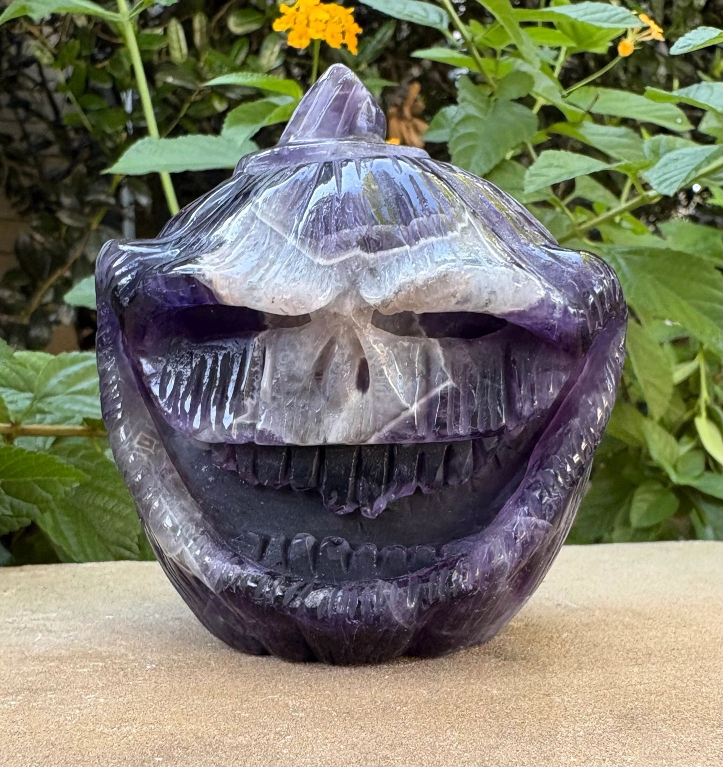 🎃 Chevron Amethyst Jack-o’-Lantern – Intuition, Protection & Spiritual Glow | Carved Pumpkin Head Crystal Wisdom | Balance | Magic