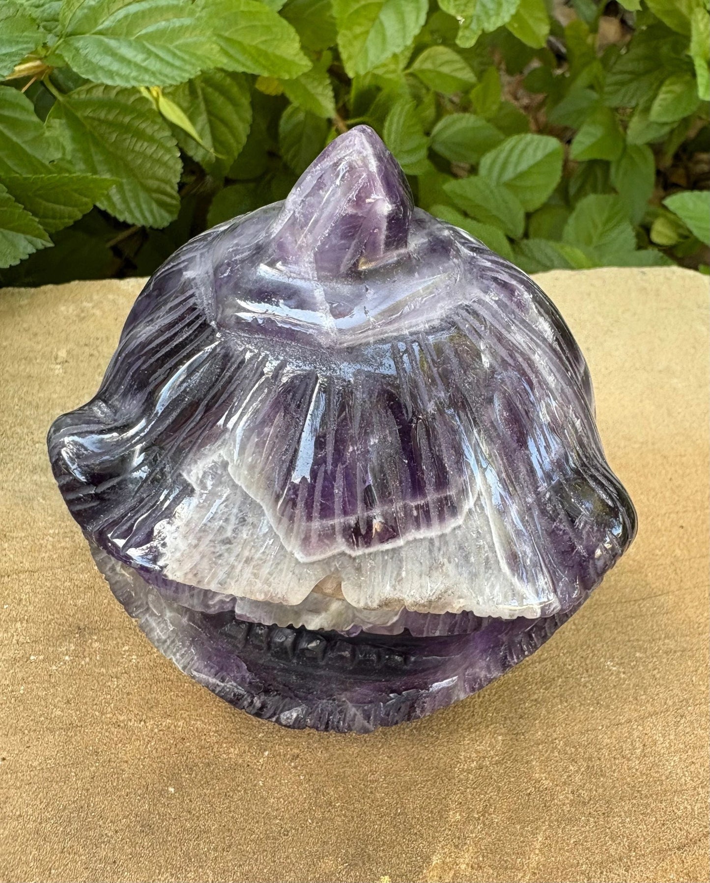 🎃 Chevron Amethyst Jack-o’-Lantern – Intuition, Protection & Spiritual Glow | Carved Pumpkin Head Crystal Wisdom | Balance | Magic