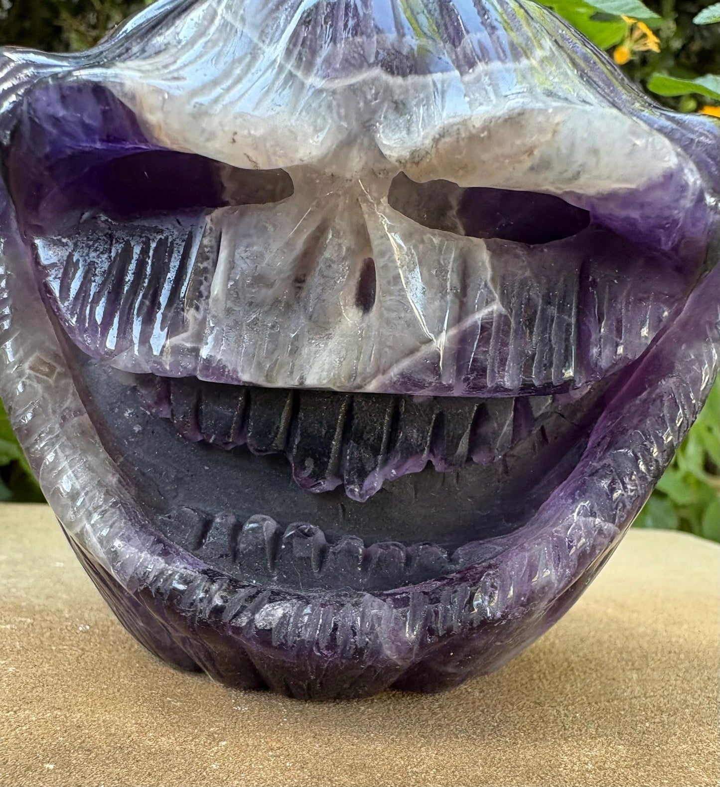 🎃 Chevron Amethyst Jack-o’-Lantern – Intuition, Protection & Spiritual Glow | Carved Pumpkin Head Crystal Wisdom | Balance | Magic