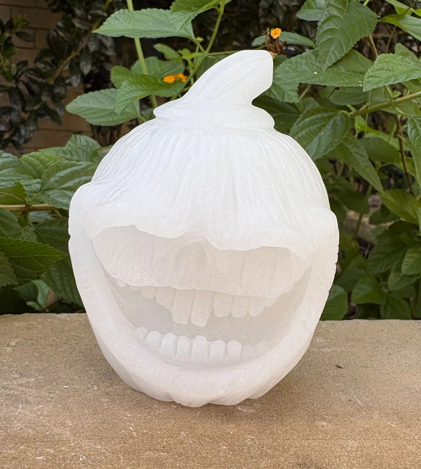 🎃 White Jade Jack-o’-Lantern – Purity, Protection & Calm | Chubby Carved Pumpkin Head Crystal Peace | Clarity | Strength