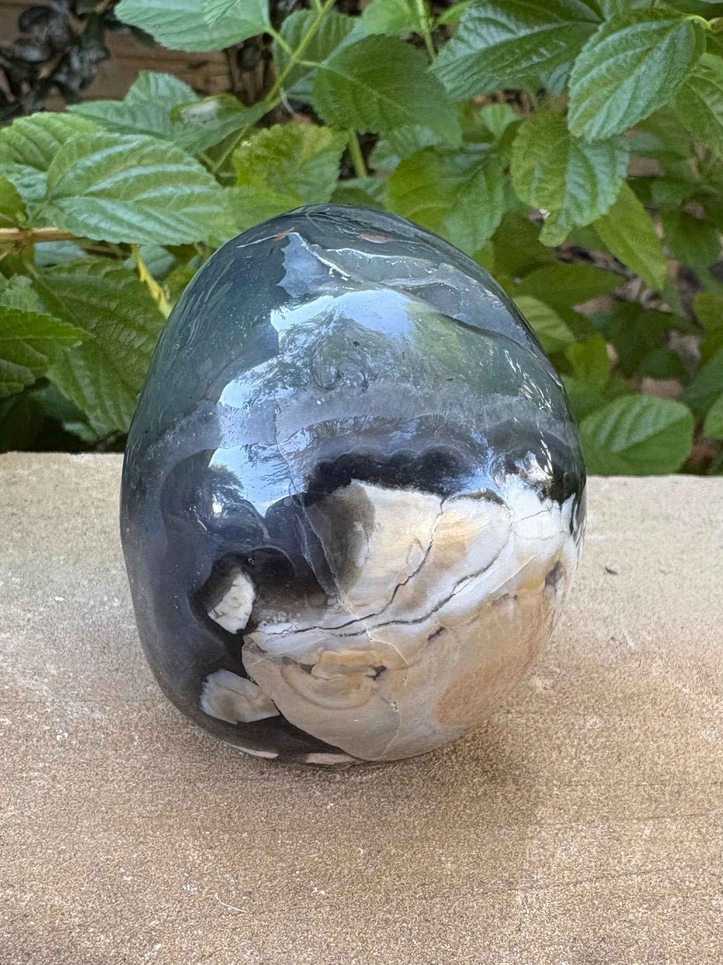 🌋 UV Volcano Agate Skull – Transformation, Fire & Glow Power | 1.04 lbs