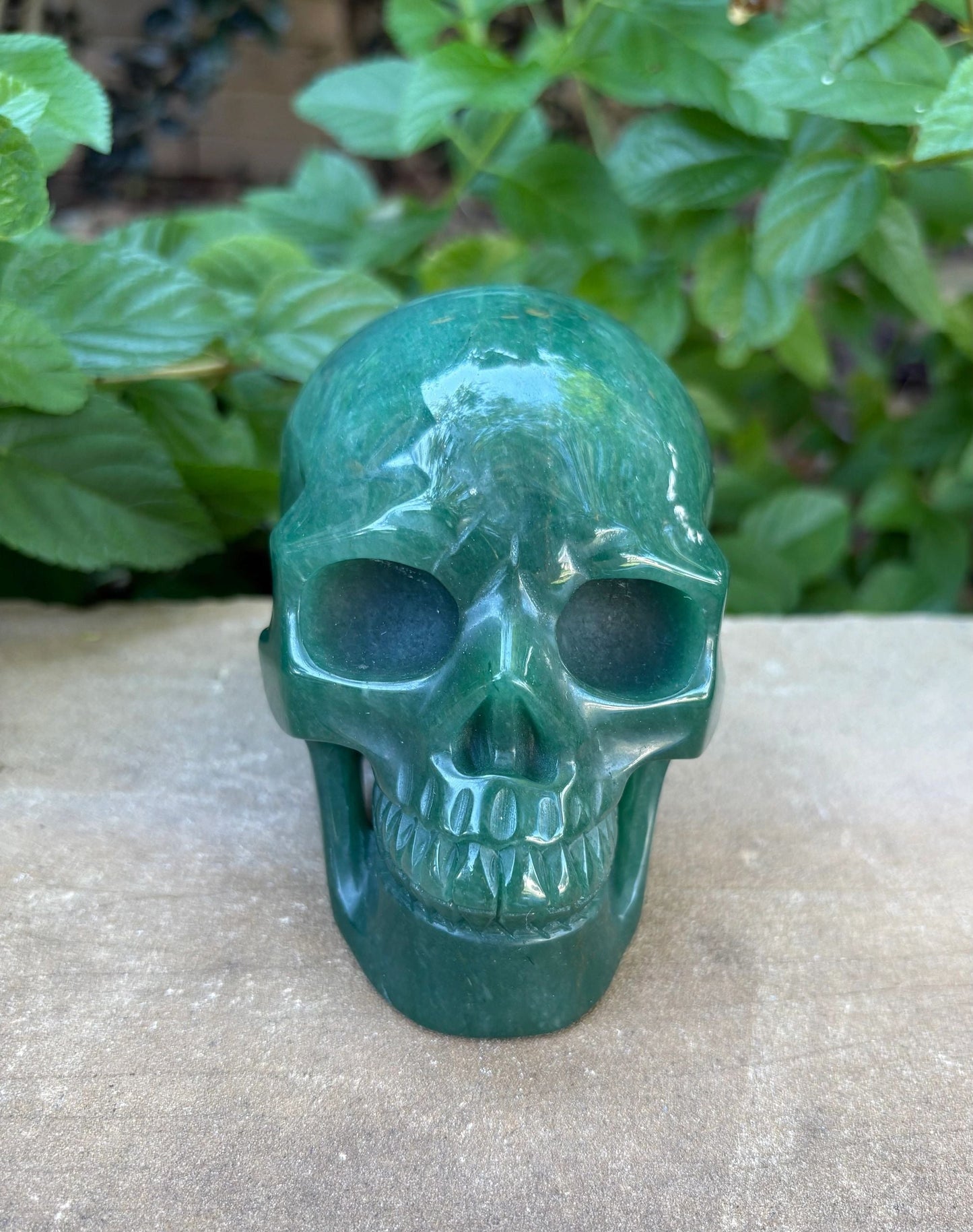 🌿 Green Aventurine Skull with Hollow Jaw – Prosperity, Courage & Glow-Up Energy | 2.32 lbs Luck | Healing | Earth Swagger