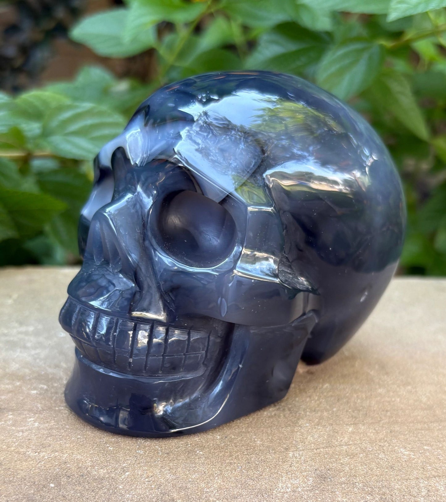 🌋 Volcano Agate Fluorescent Carved Crystal Skull – Transformation, Protection & Fiery Energy