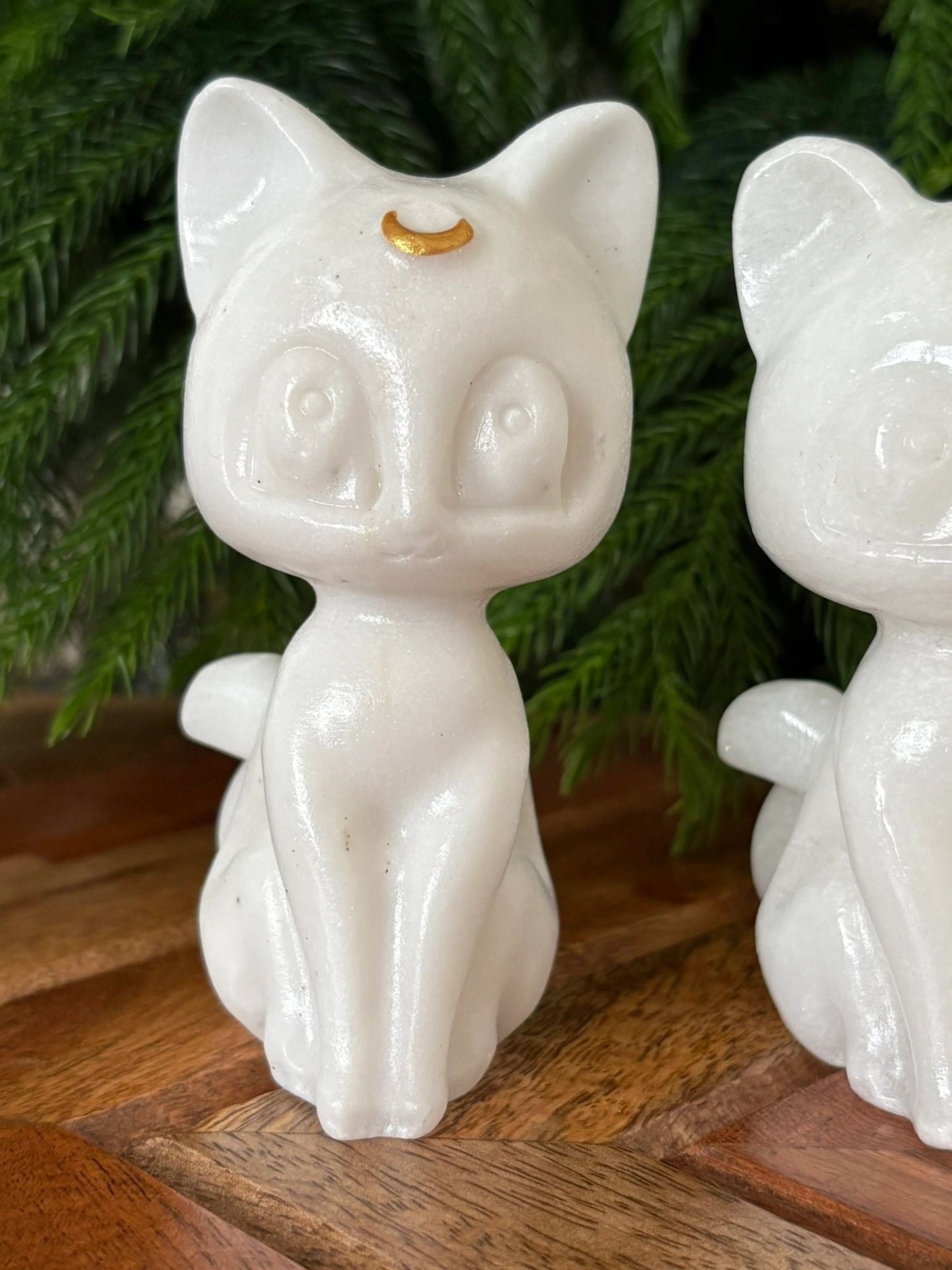 🐾 White Jade Luna Cat with Gold Crescent – Purity, Protection & Lunar Grace | 8.9 oz