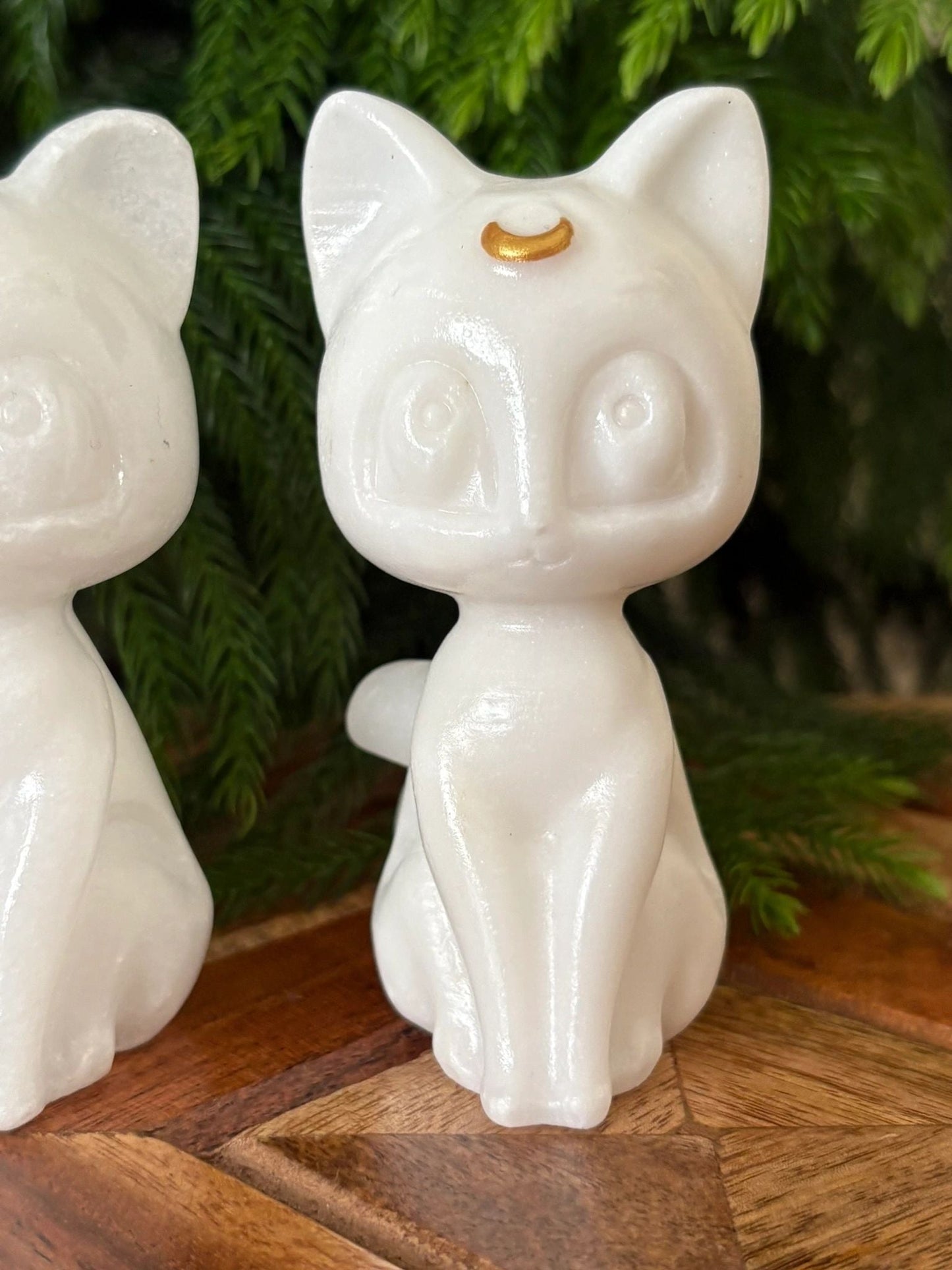 🐾 White Jade Luna Cat with Gold Crescent – Purity, Protection & Lunar Grace | 8.9 oz
