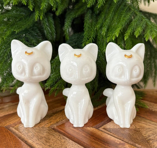 🐾 White Jade Luna Cat with Gold Crescent – Purity, Protection & Lunar Grace | 8.9 oz
