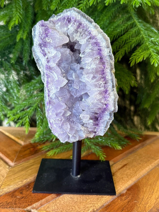 💜 Lavender Amethyst Quartz Geode on Stand – Calm • Clarity • Cosmic Recharge