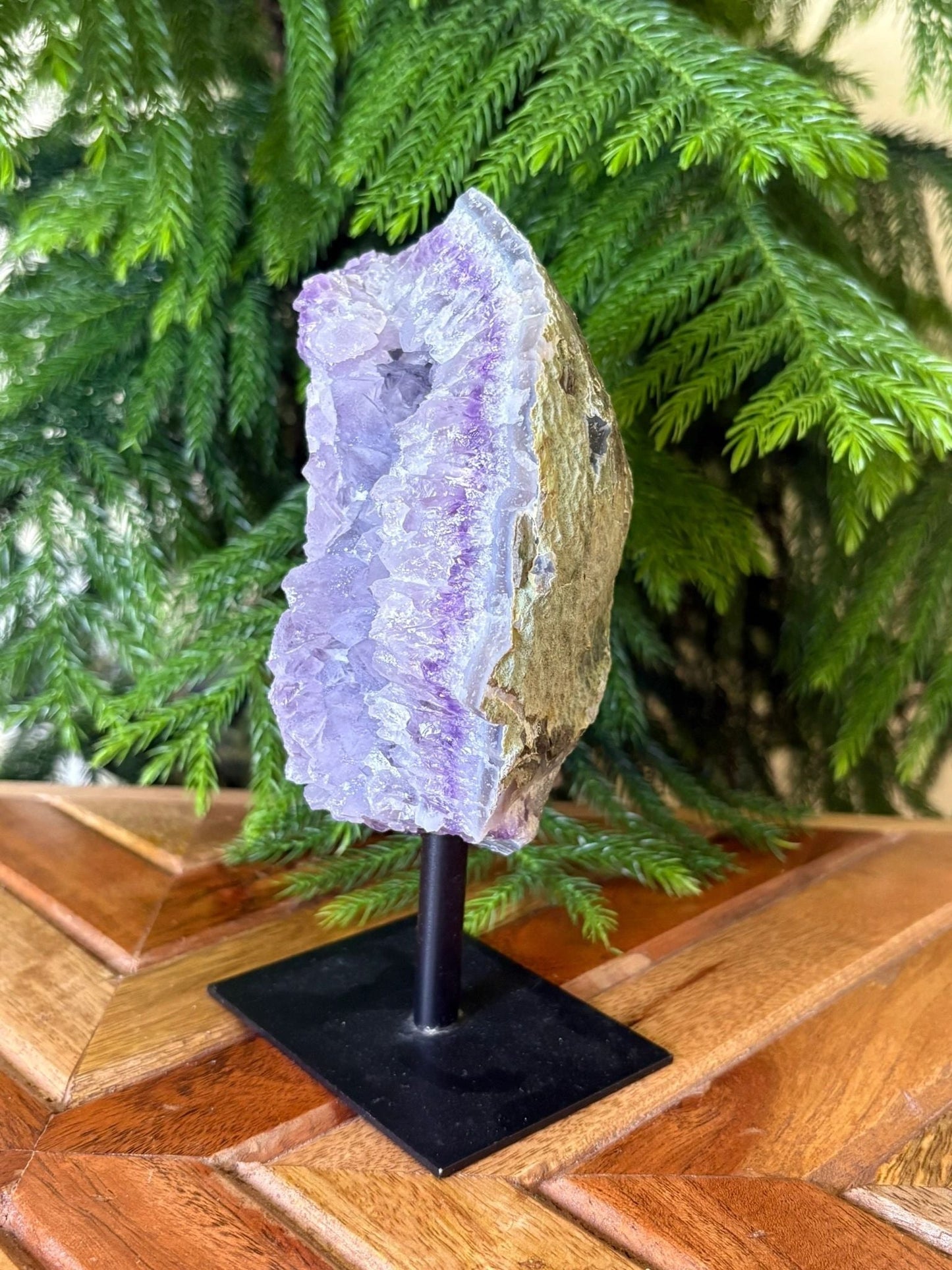 💜 Lavender Amethyst Quartz Geode on Stand – Calm • Clarity • Cosmic Recharge