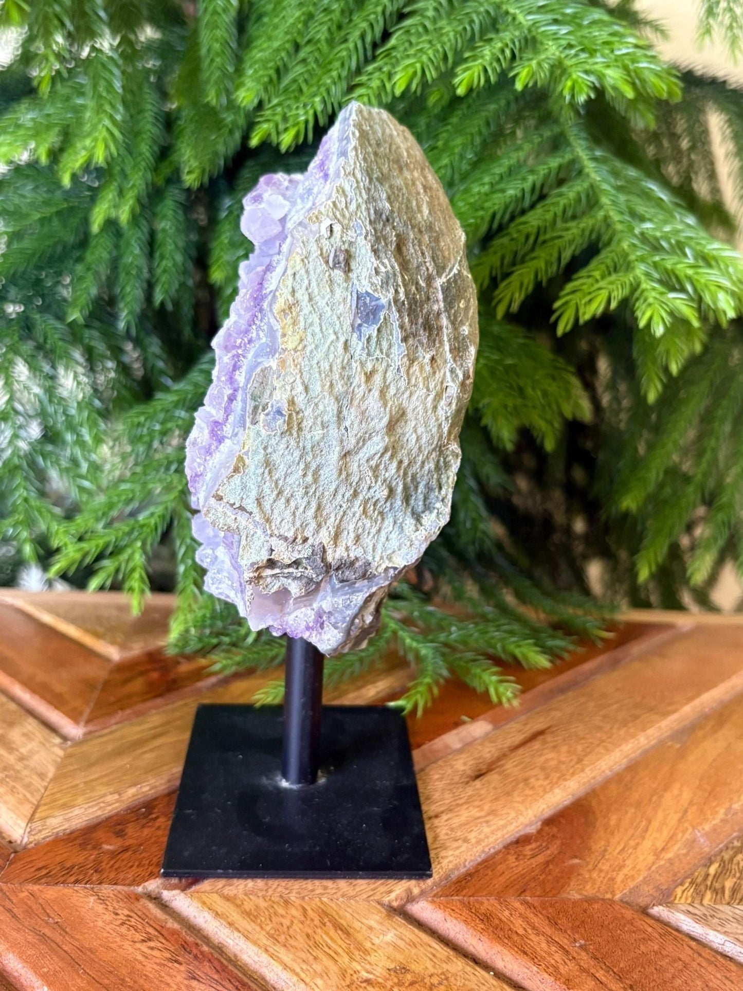 💜 Lavender Amethyst Quartz Geode on Stand – Calm • Clarity • Cosmic Recharge