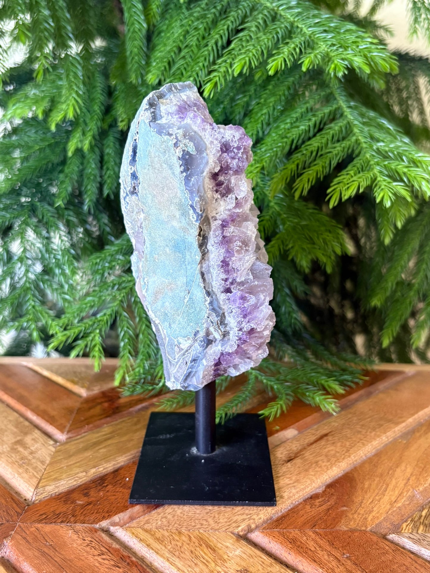 💜 Lavender Amethyst Quartz Geode on Stand – Calm • Clarity • Cosmic Recharge