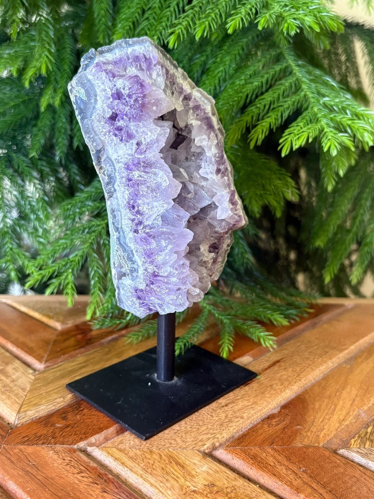 💜 Lavender Amethyst Quartz Geode on Stand – Calm • Clarity • Cosmic Recharge