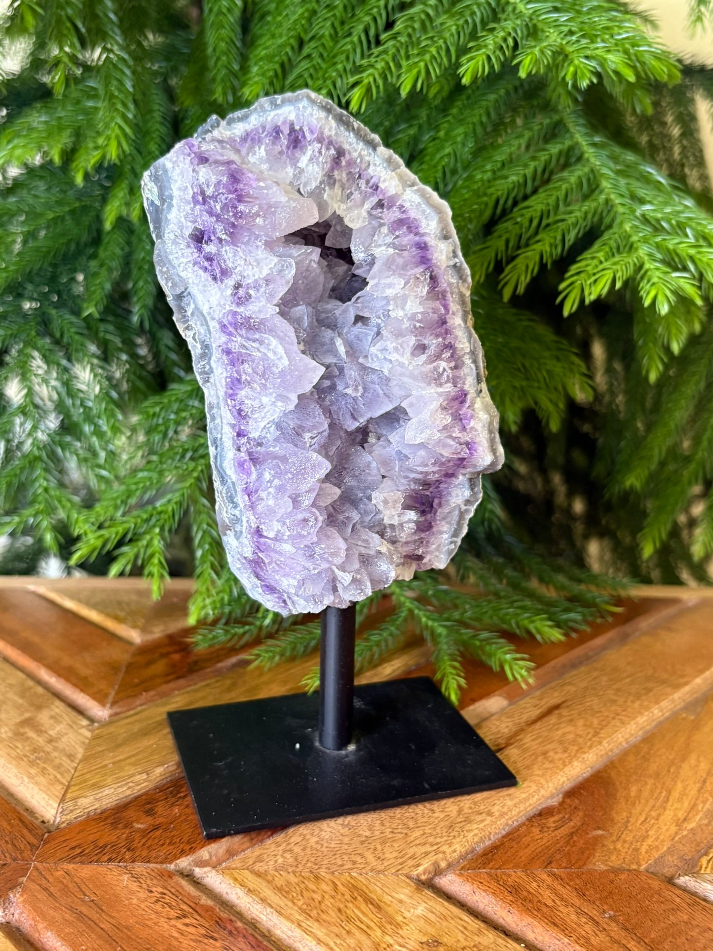 💜 Lavender Amethyst Quartz Geode on Stand – Calm • Clarity • Cosmic Recharge