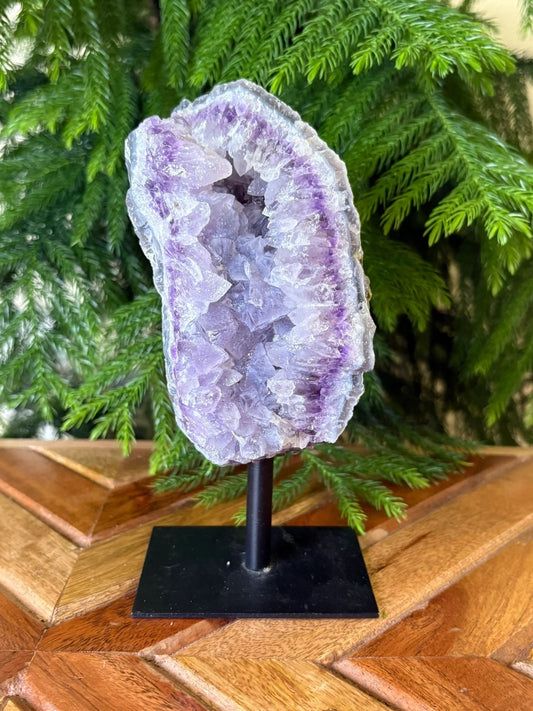 💜 Lavender Amethyst Quartz Geode on Stand – Calm • Clarity • Cosmic Recharge