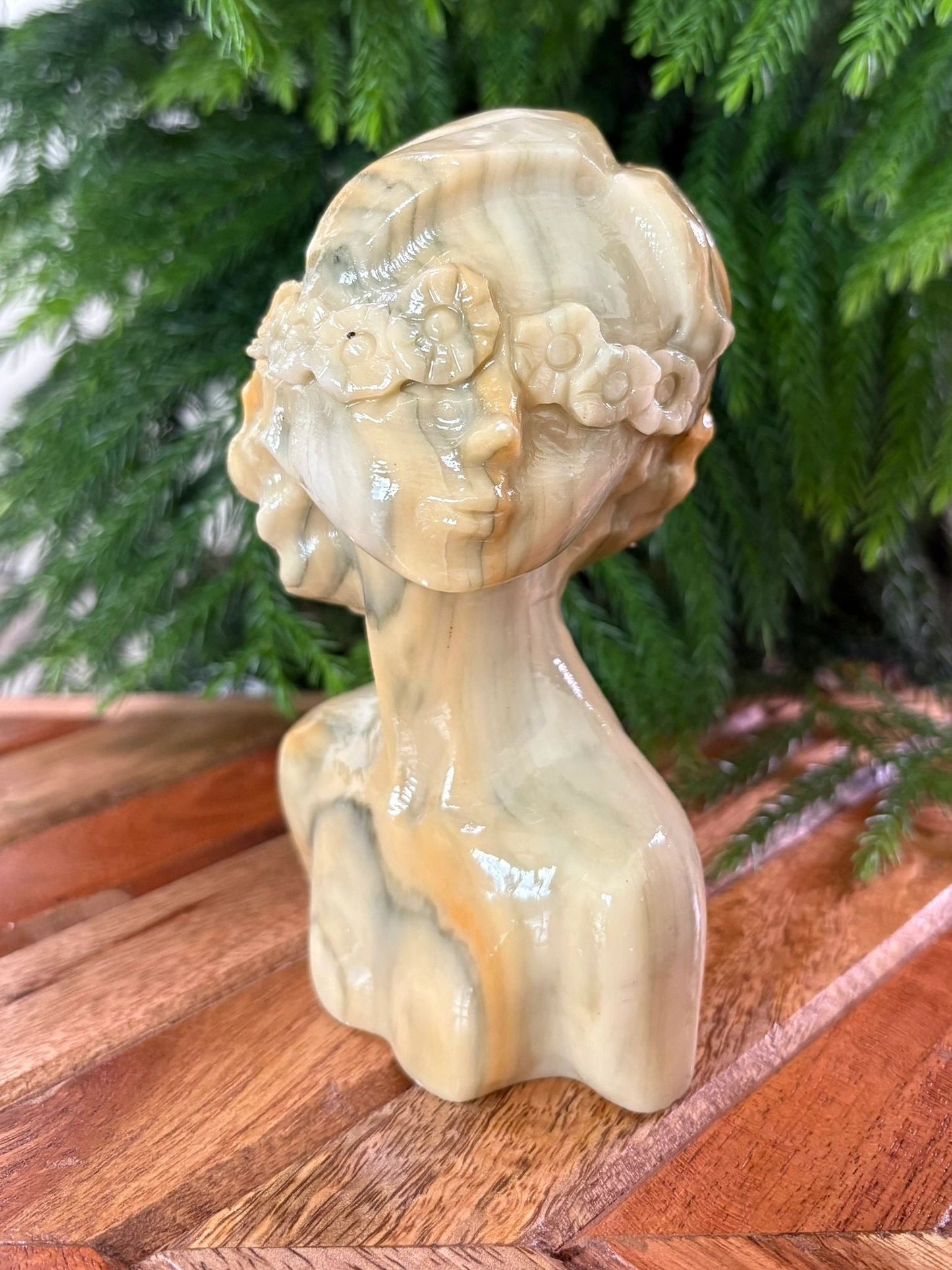 🌼 Calcite Female Bust with Floral Crown – Grace, Wisdom & Inner Light | Hand-Carved Crystal Sculpture
