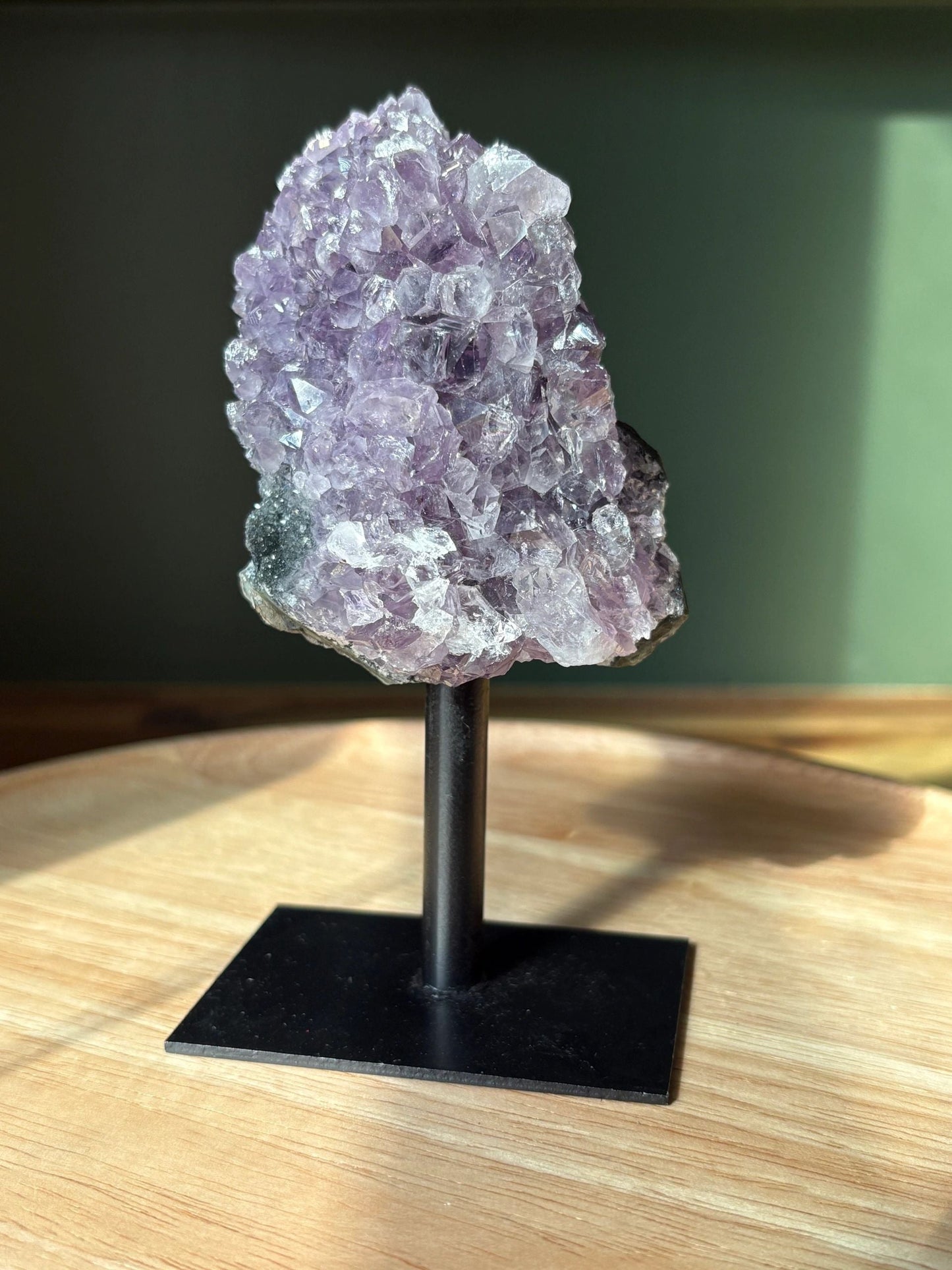 💜 Raw Amethyst Cluster on Stand – Intuition, Cleansing & Spiritual Elevation | 0.82 lbs