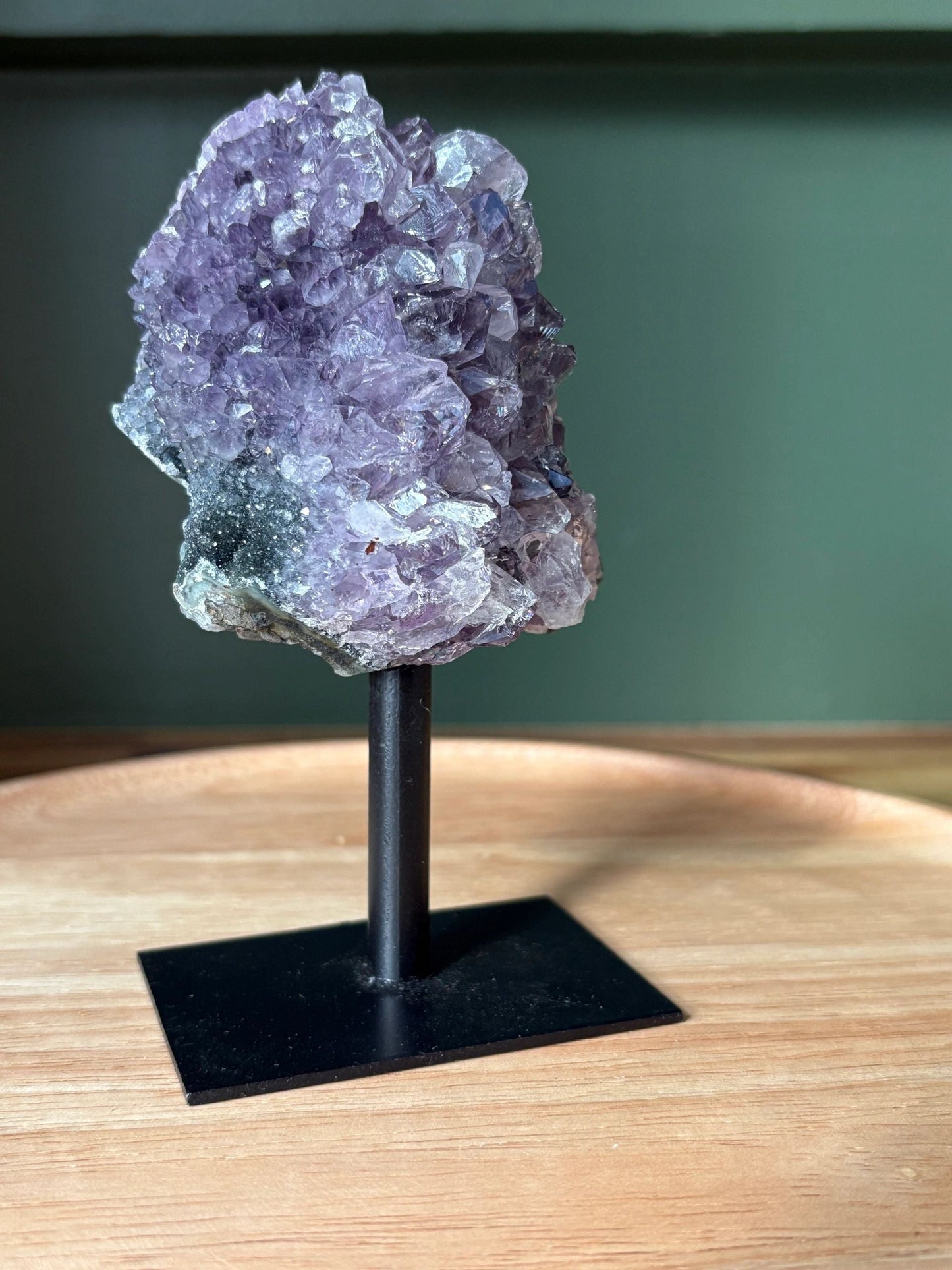 💜 Raw Amethyst Cluster on Stand – Intuition, Cleansing & Spiritual Elevation | 0.82 lbs