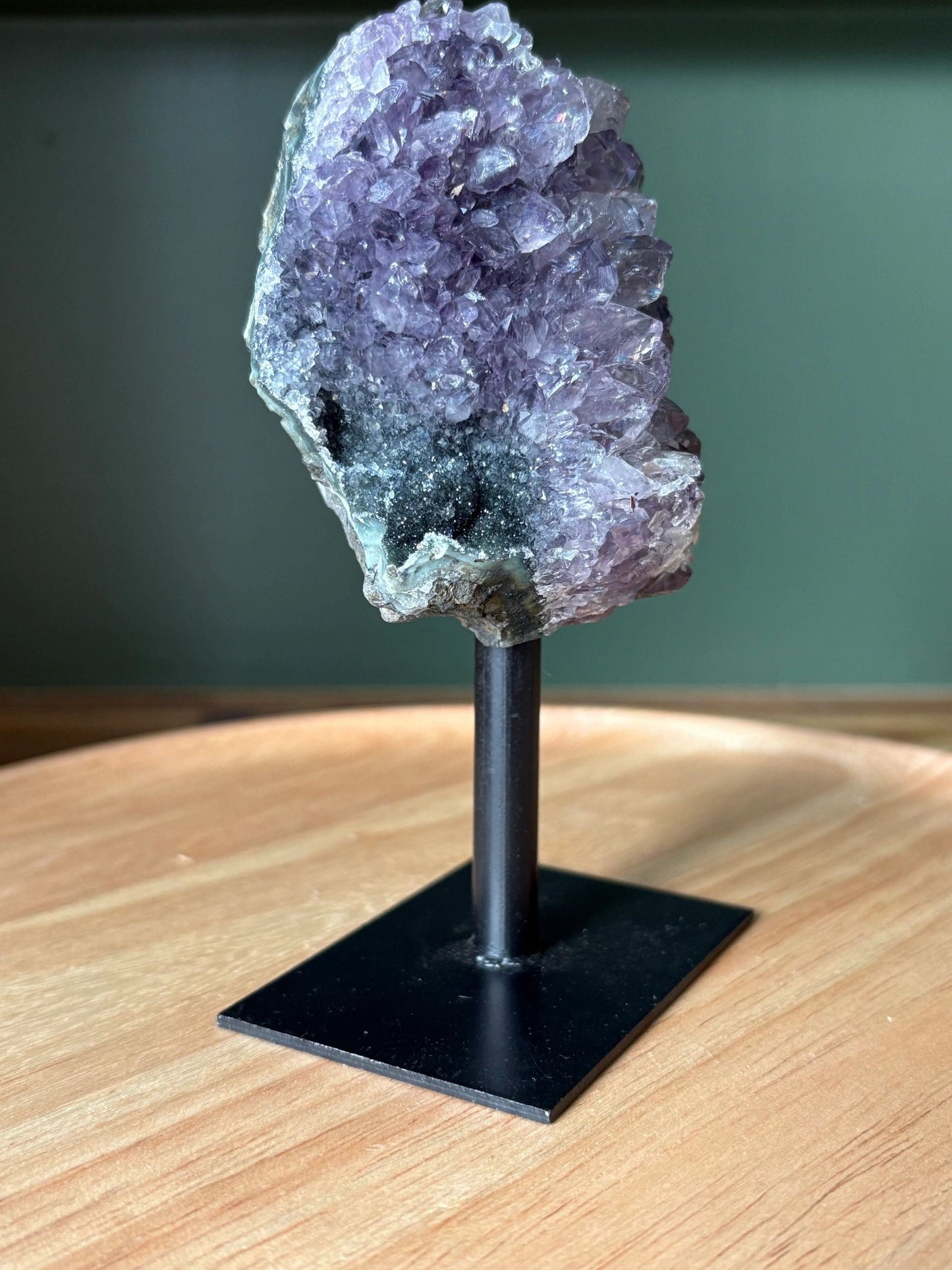💜 Raw Amethyst Cluster on Stand – Intuition, Cleansing & Spiritual Elevation | 0.82 lbs