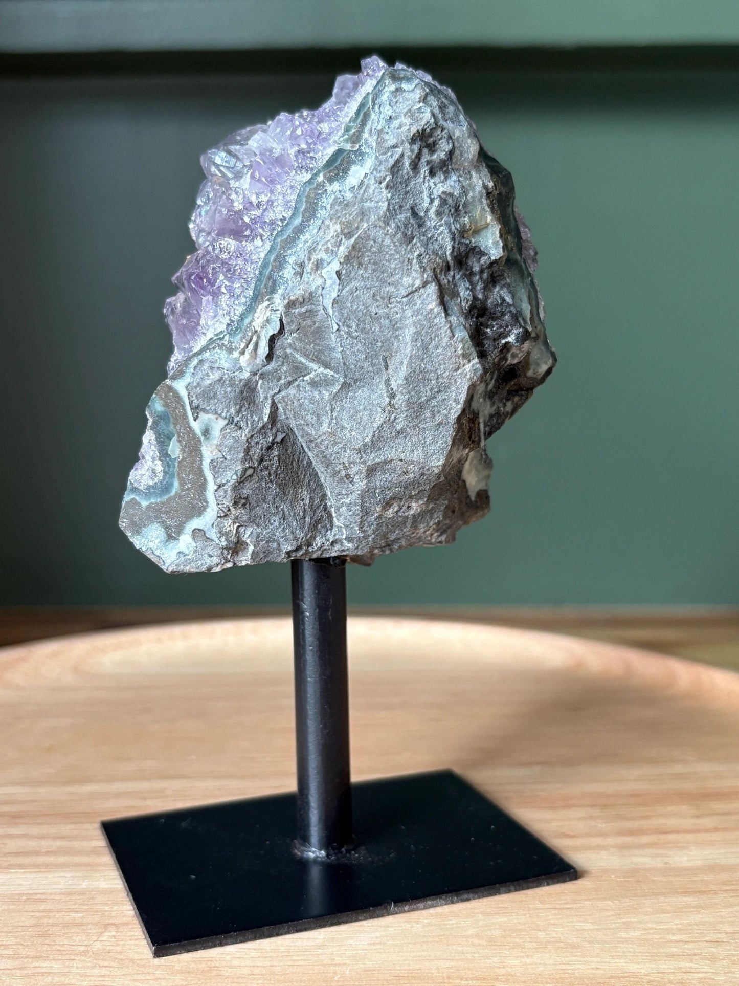 💜 Raw Amethyst Cluster on Stand – Intuition, Cleansing & Spiritual Elevation | 0.82 lbs